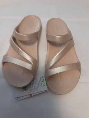 Crocs Kadee ll Shimmer Sandals Size 8 - New with Tags